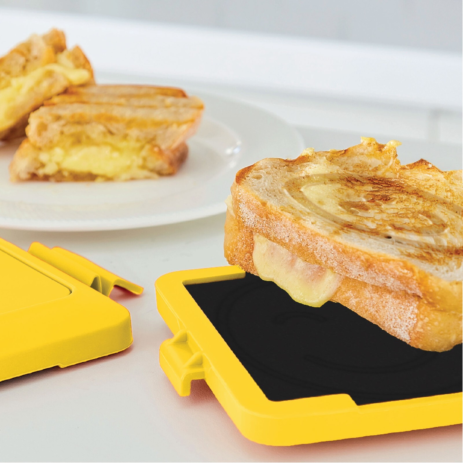 Eezee Muncheez Microwave Sandwich Maker Fun Smiley Toastie Grill