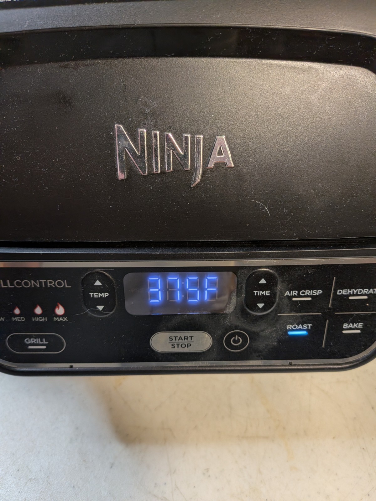 Ninja Foodi 5-in-1 Indoor Grill and Air Fryer – Black/Silver AG302