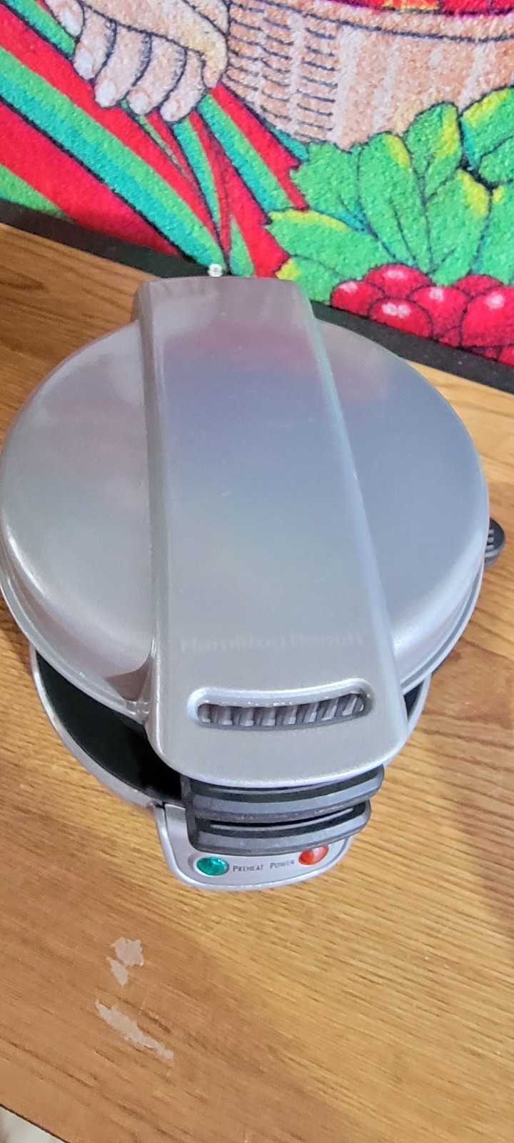 Breakfast Sandwich Maker -Hamilton Beach  25475 Silver Other Sandwiches Too