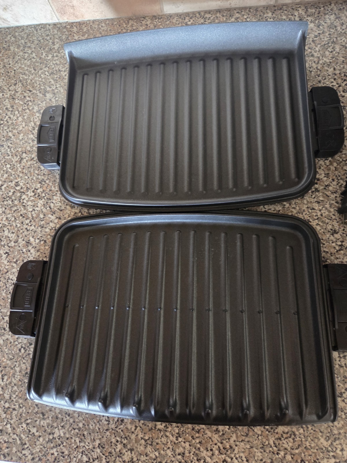George Foreman Grilling Machine Removable Grill Plates GRP99BLK