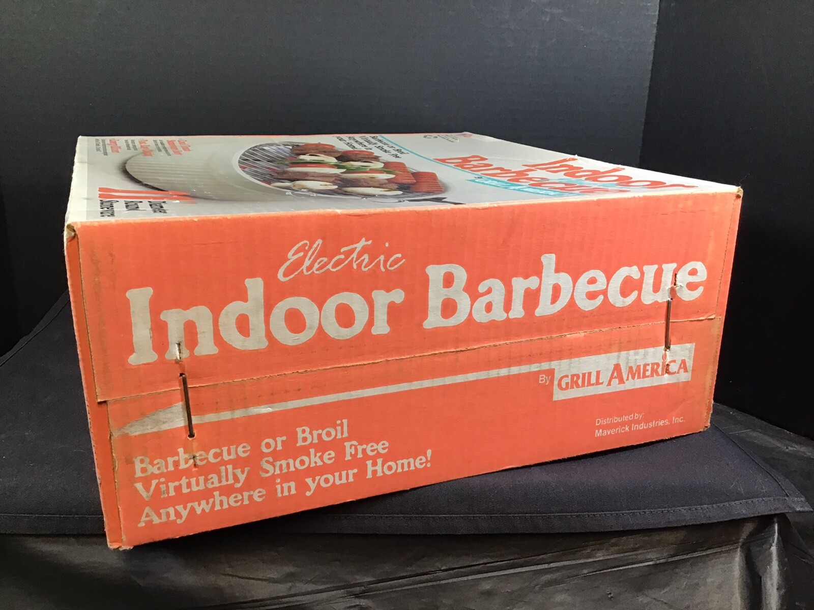 Vintage Maverick Electric Indoor BBQ Barbecue Grill White Cool Touch Stoneware