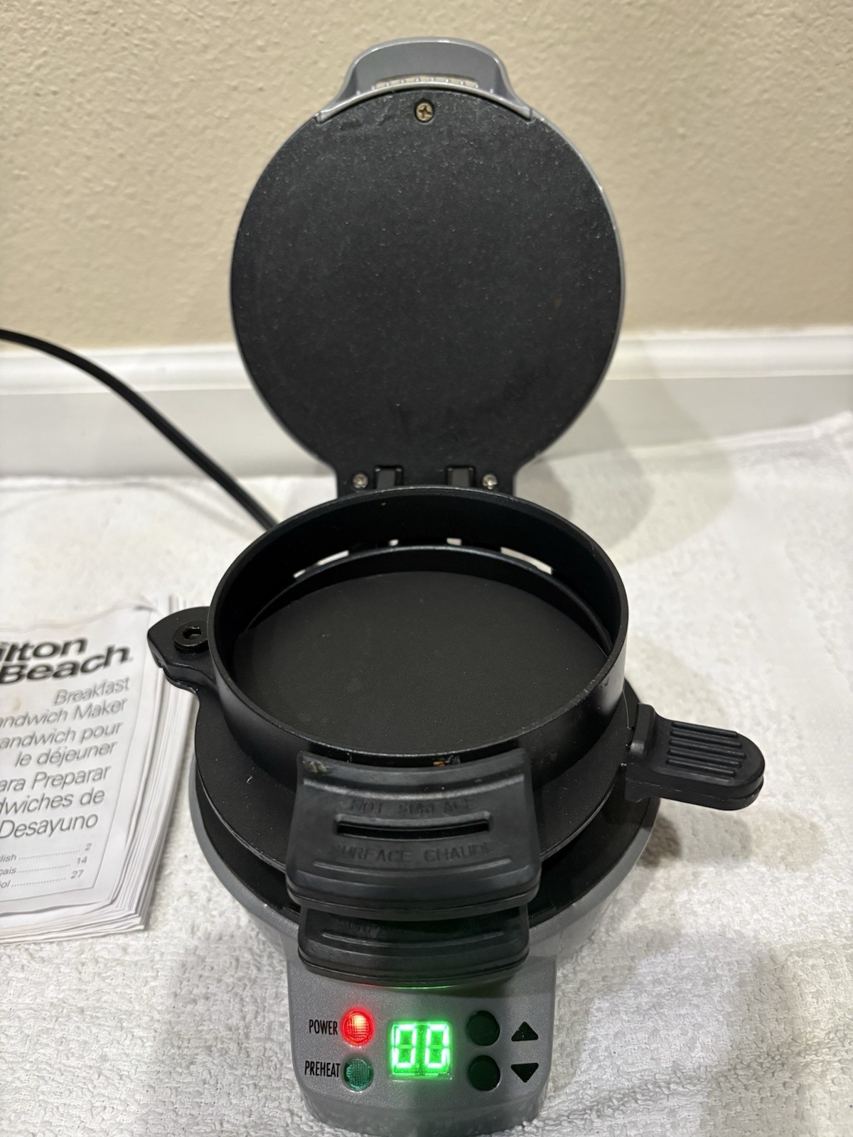 Hamilton Beach Quick and Easy Breakfast Sandwich Maker Model 25478R Non Stick