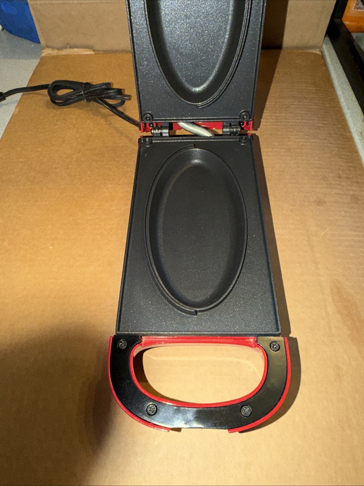 DASH Nonstick Omelette Maker DOM001RD