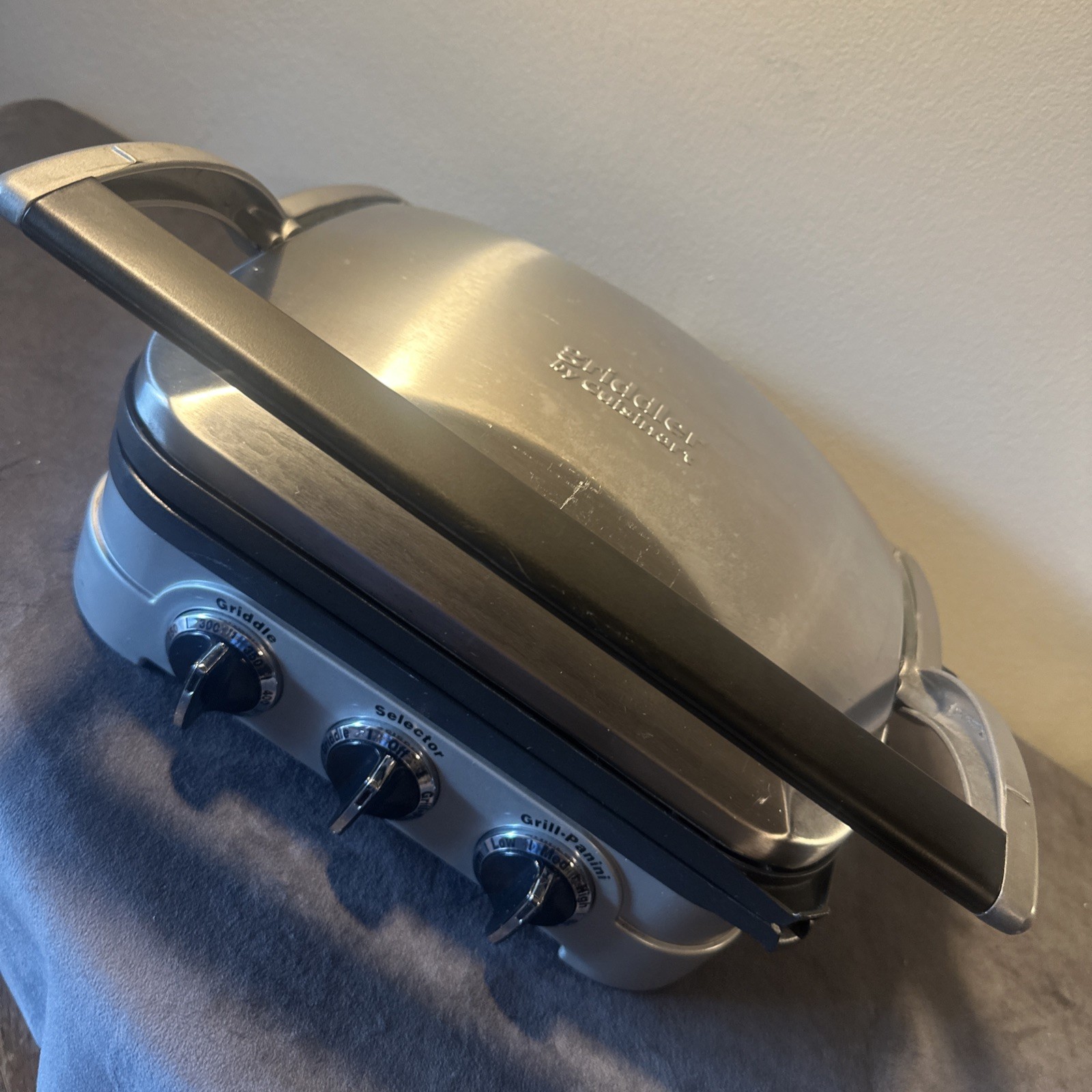 Cuisinart GR-4 Series 5-in-1 Grill, Griddle, Panini Maker Appliance.