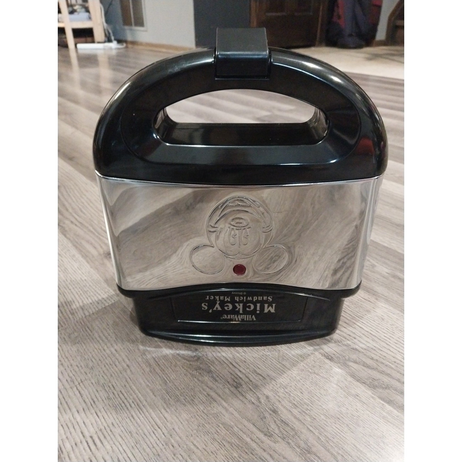 VillaWare V5555-03 Mickey Mouse Disney Sandwich Maker