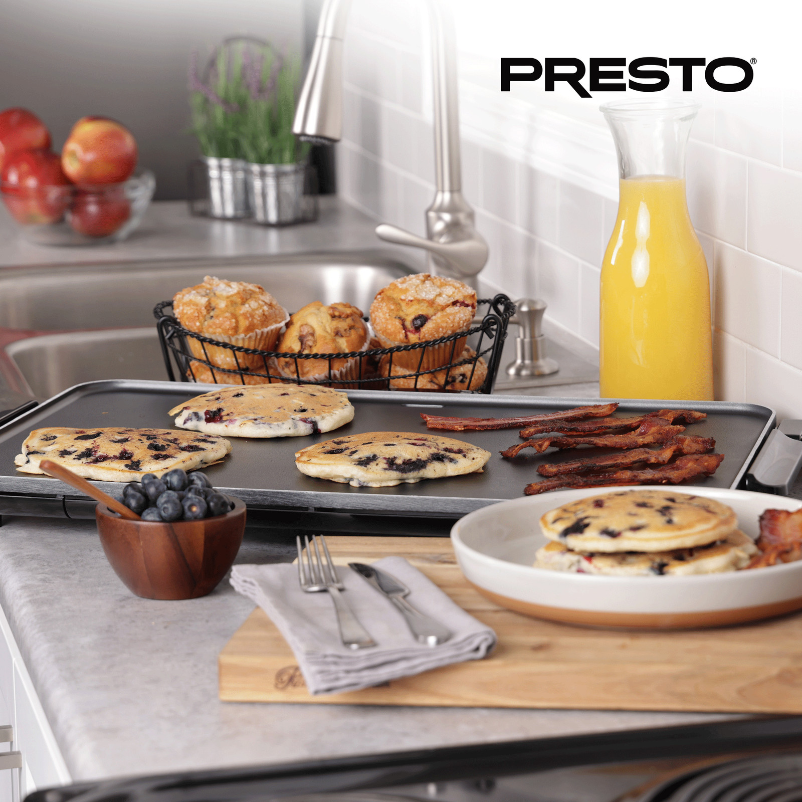 Presto 22″ Slimline Griddle with Removable Handles and Ceramic Nonstick Surface