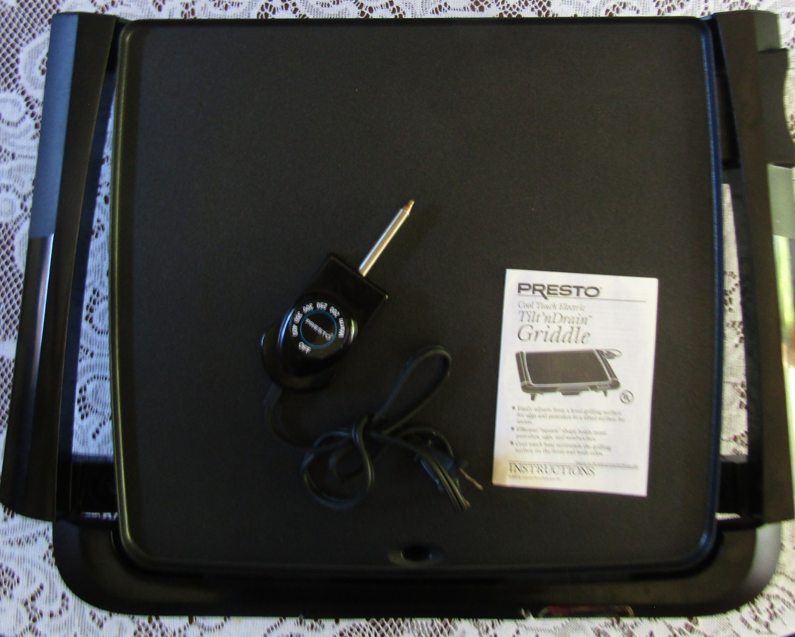 Presto 19″ X 16″ Cool Touch Tilt N Drain Electric Griddle.