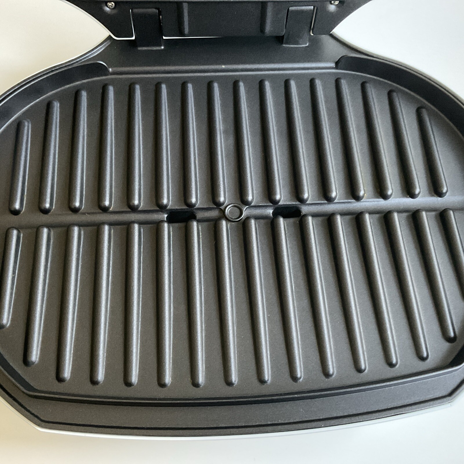 MAGIC CHEF Rapid Grill FG6-3 Indoor Electric 6 Patty – 1280 Watts Grease Trap