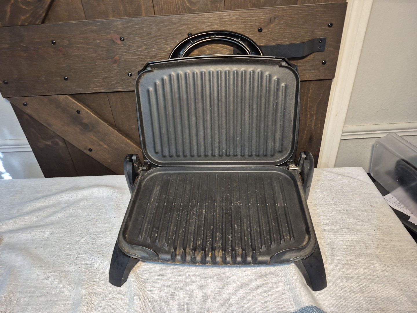 George Foreman Lean Mean Grilling Machine With TIMER Indoor/Outdoor GR38SIL