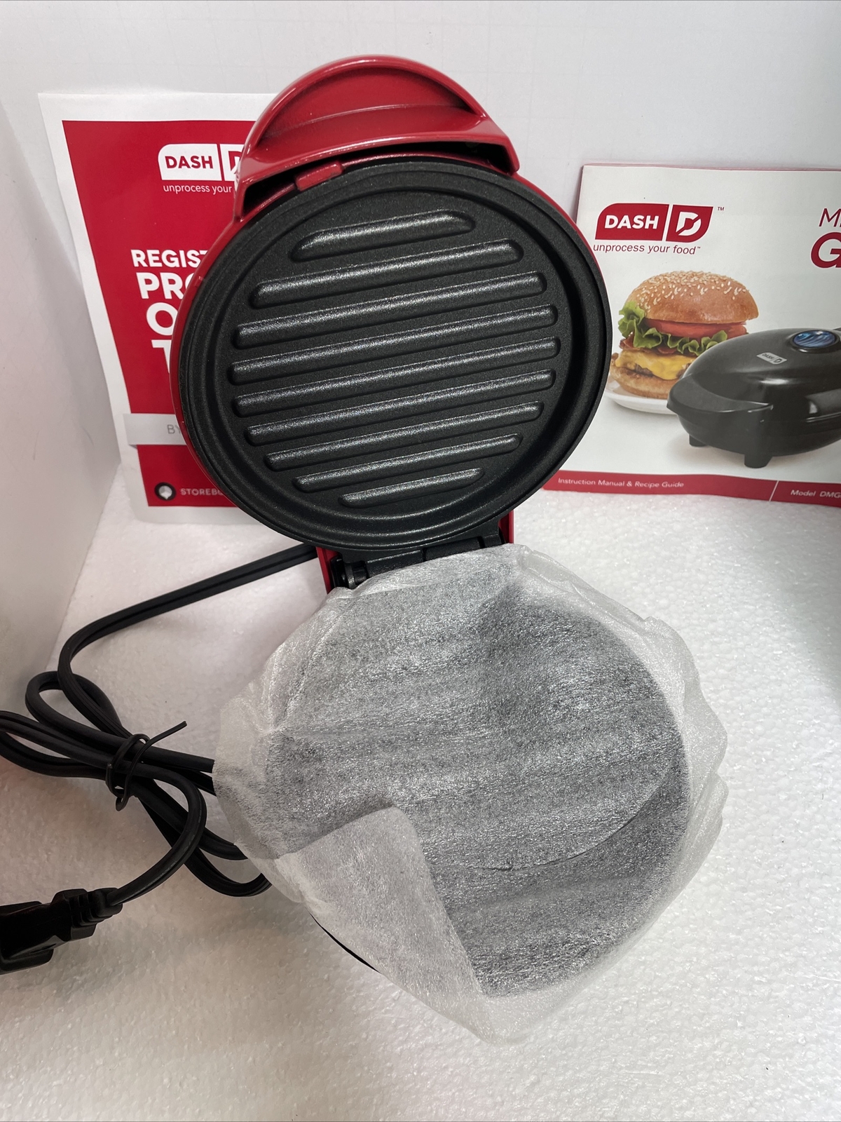 Dash mini maker grill, Red New in Box 4″ Surface 350 Watts Easy Clean NEW!