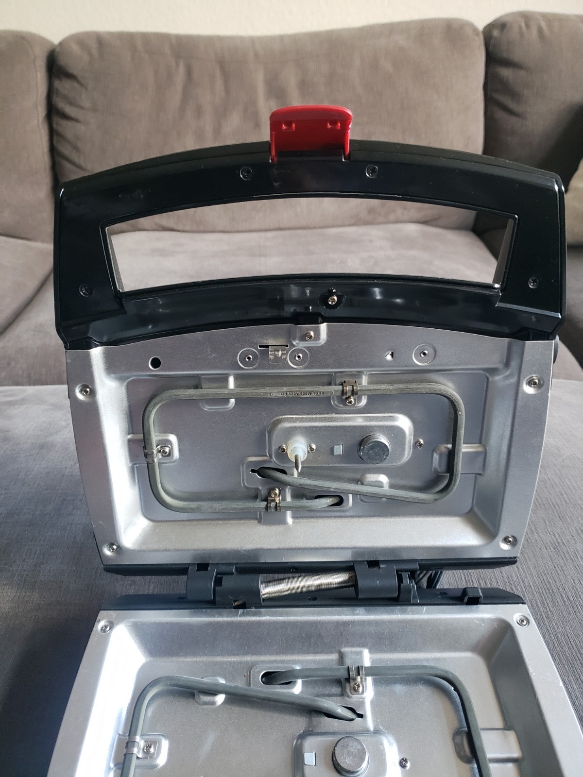 JOHNSONVILLE SIZZLING SAUSAGE INDOOR ELECTRIC GRILL BTG-0498 (PARTS) Read Desc..