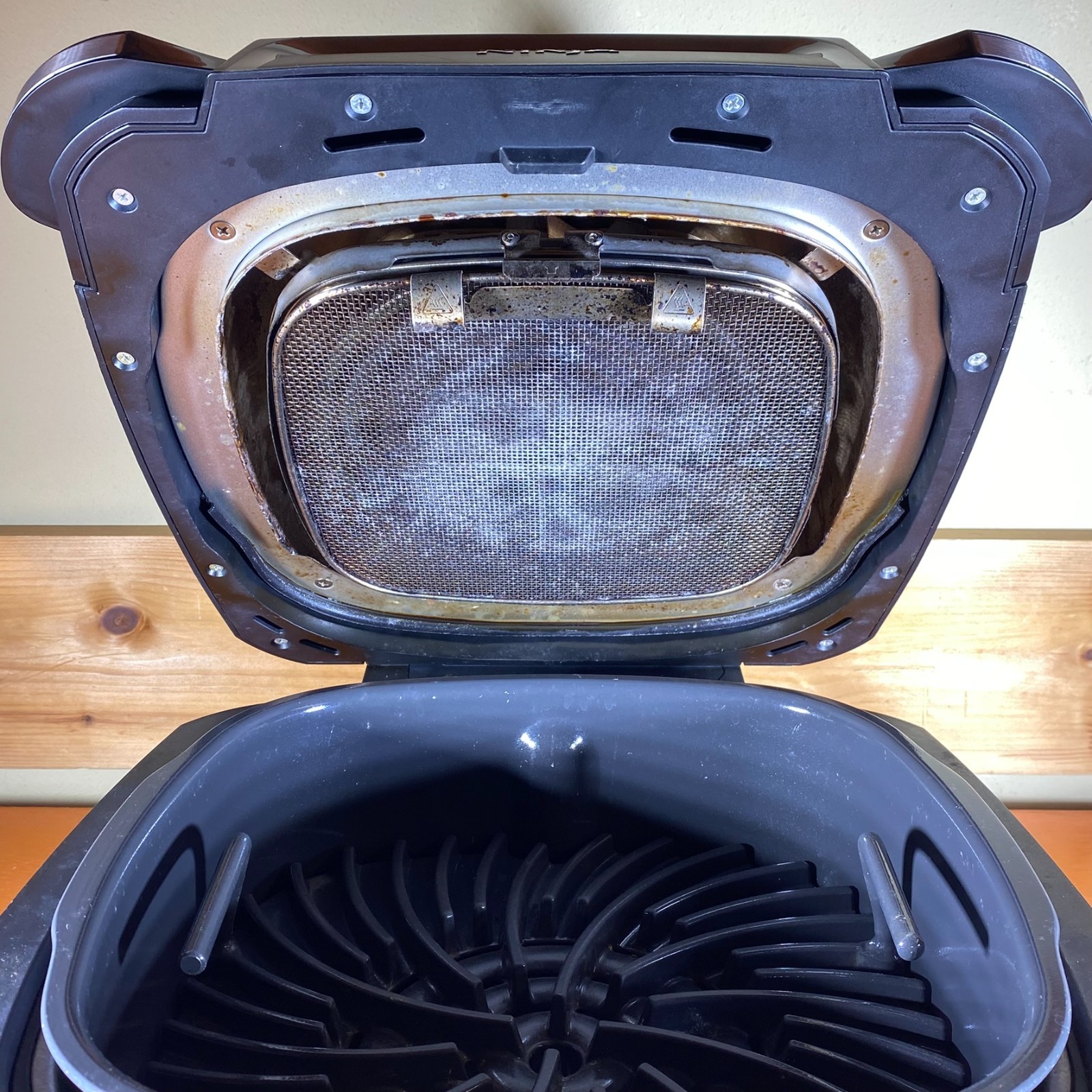 Ninja Foodi Pro AG400 5-in-1 Air Fryer – Black/Silver