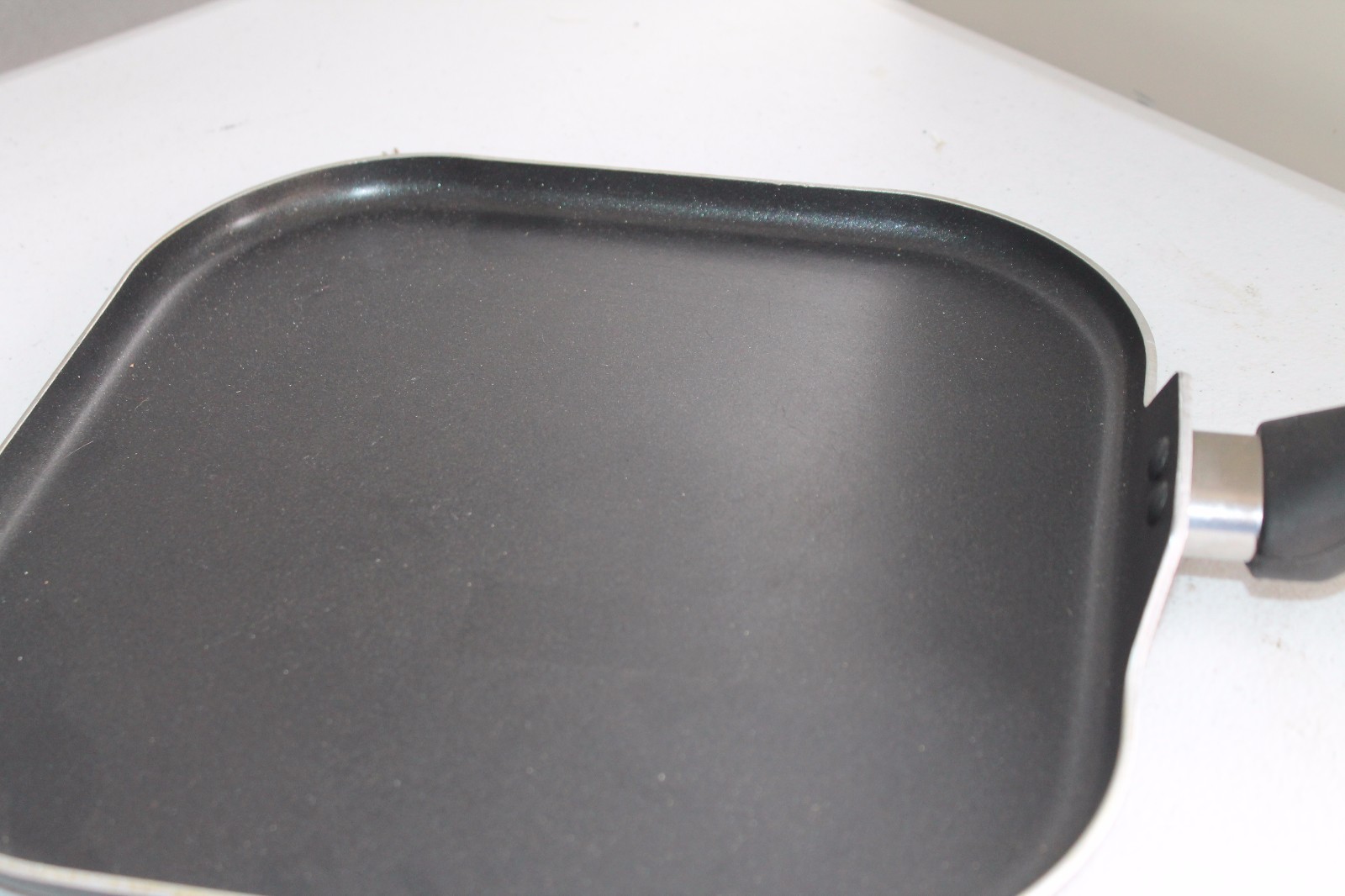 Ecolution Evolve Non Stick Griddle Dishwasher Safe Limited Crimson 11 Inch Black