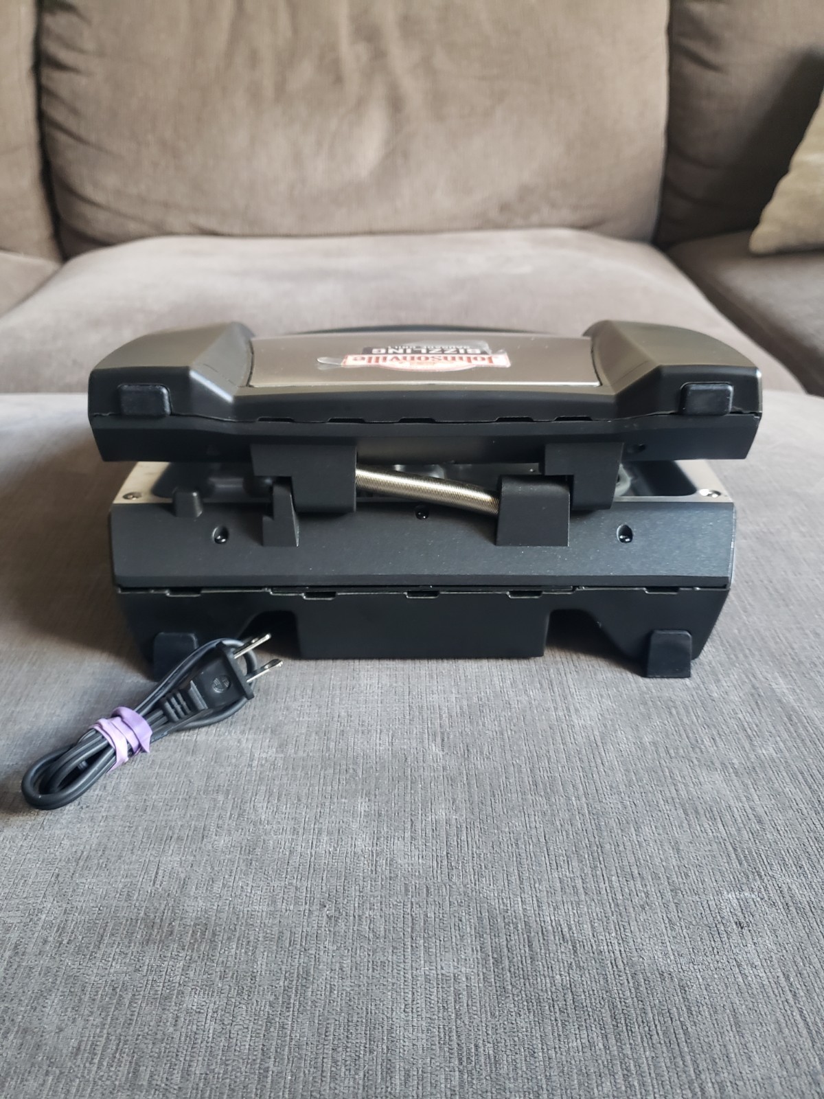 JOHNSONVILLE SIZZLING SAUSAGE INDOOR ELECTRIC GRILL BTG-0498 (PARTS) Read Desc..
