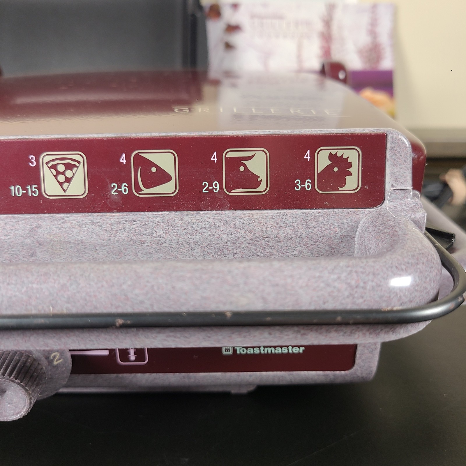 VTG 90s / 00s Toastmaster Grillerie Model 2000 Speed Grill & Bakery w/ Plates