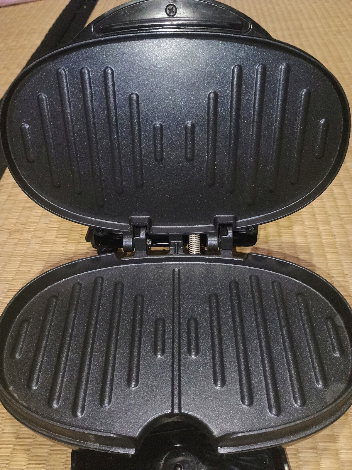 Proctor Silex Durable Compact countertop Grill G44 w/ drip tray 9.9/10 condition