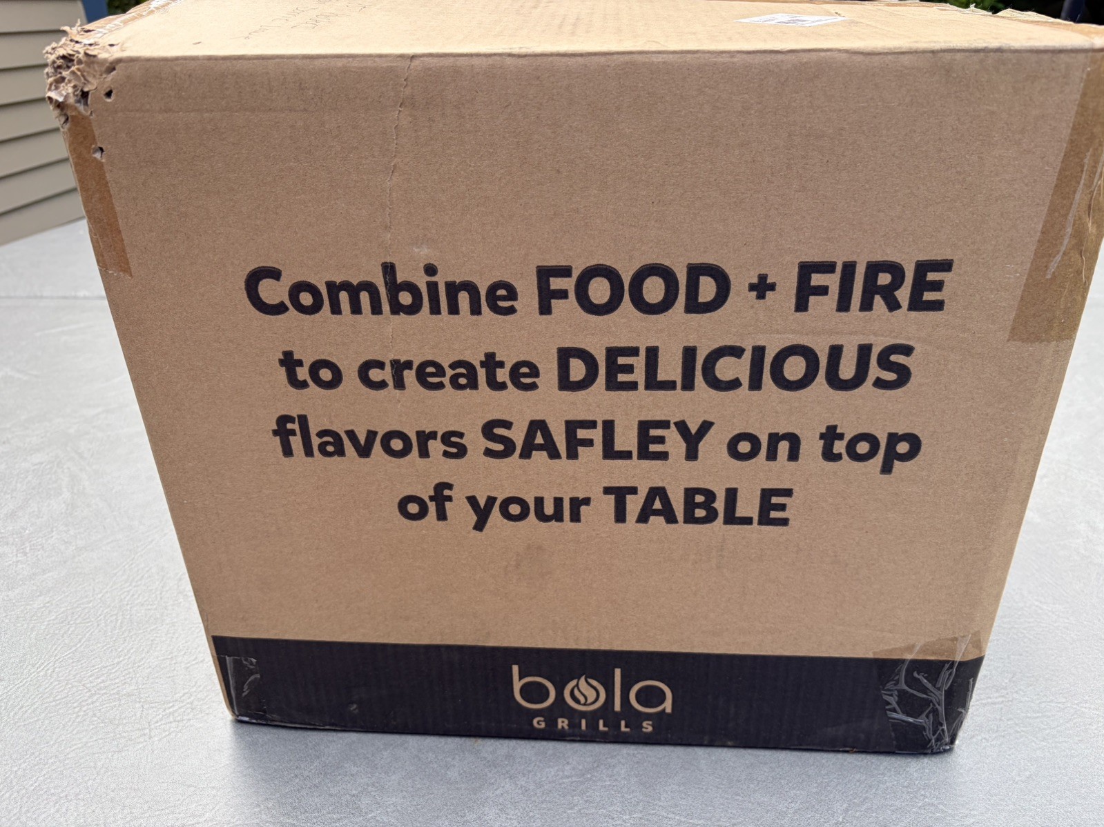 New Bola Grill Master Portable Tabletop Charcoal Grill w/ Cast Iron Griddle