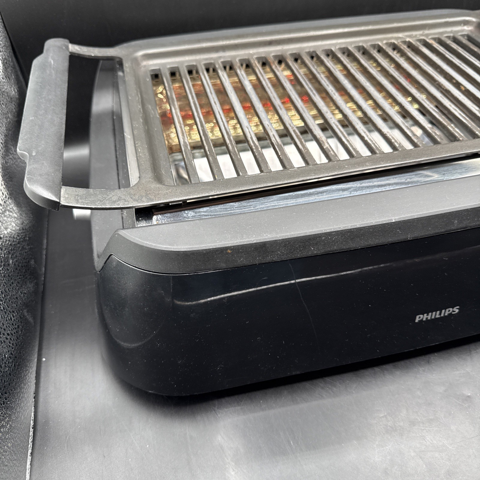 Philips Smokeless Indoor Grill Advanced 1660W Infrared Heat Cooker HD6371