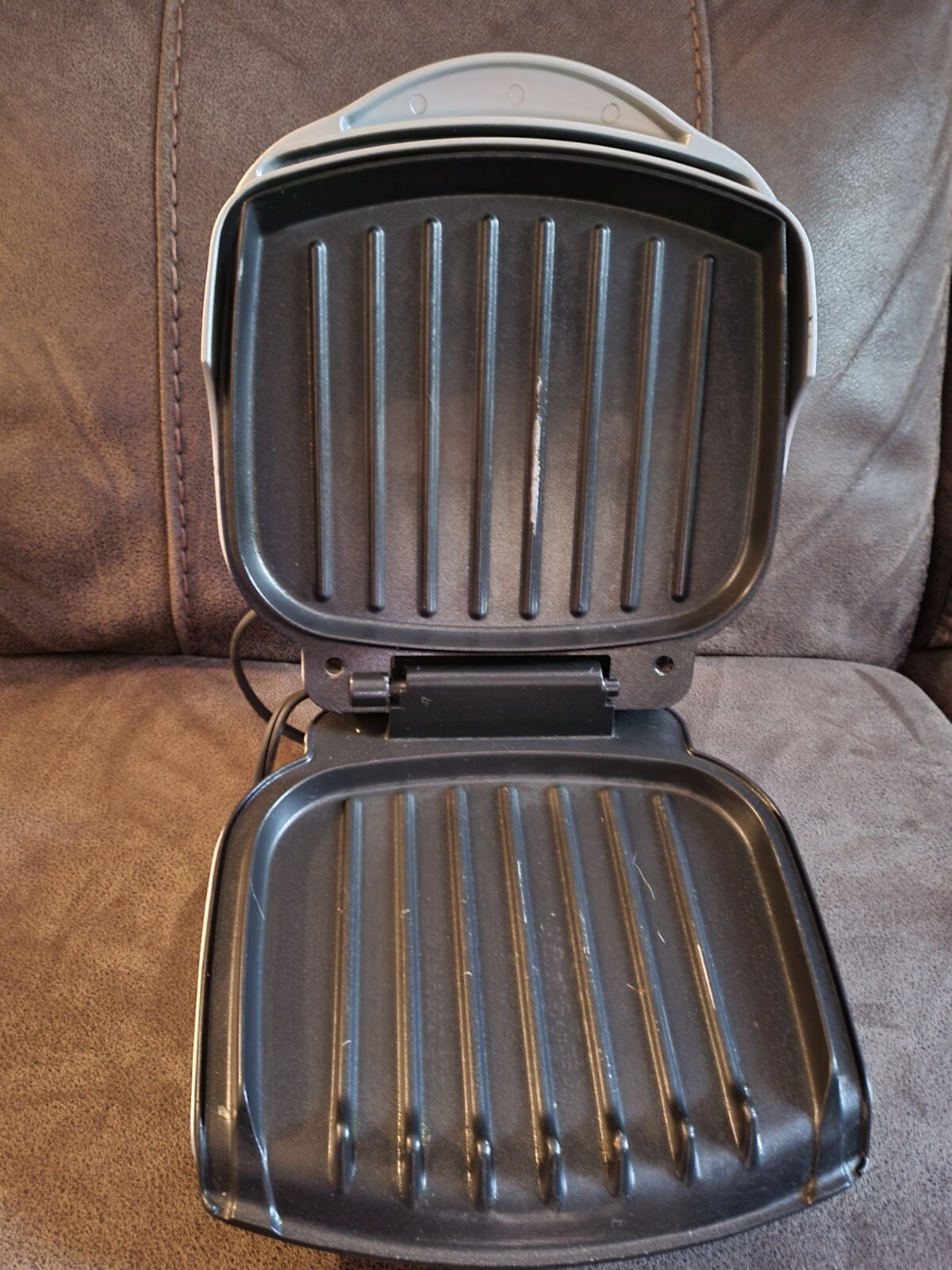 George Foreman Lean Mean Fat Grilling Machine Color with bun Warmer GR10ABW