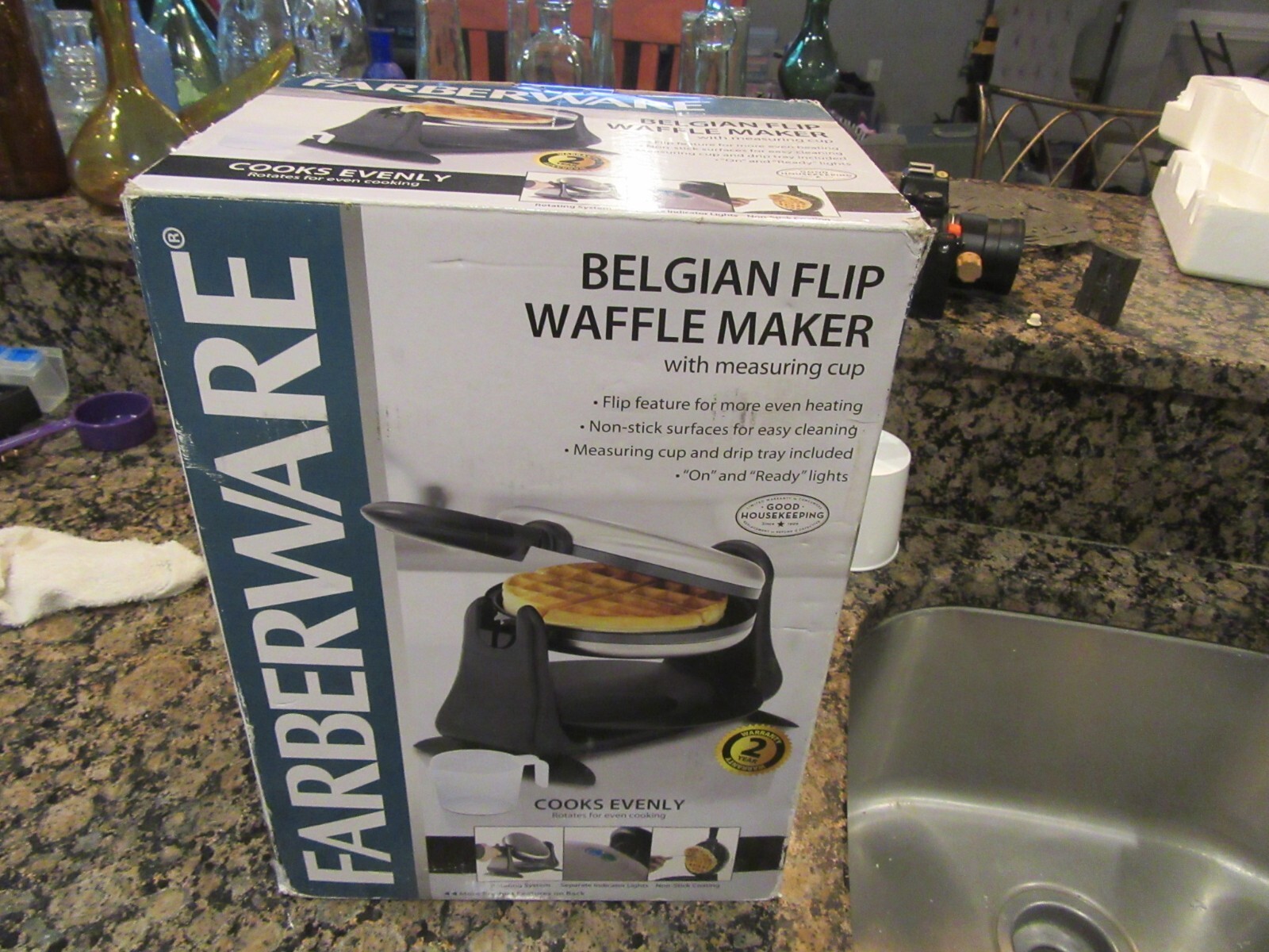 Farberware Belgian Flip Waffle Maker in Great Working Shape See Video