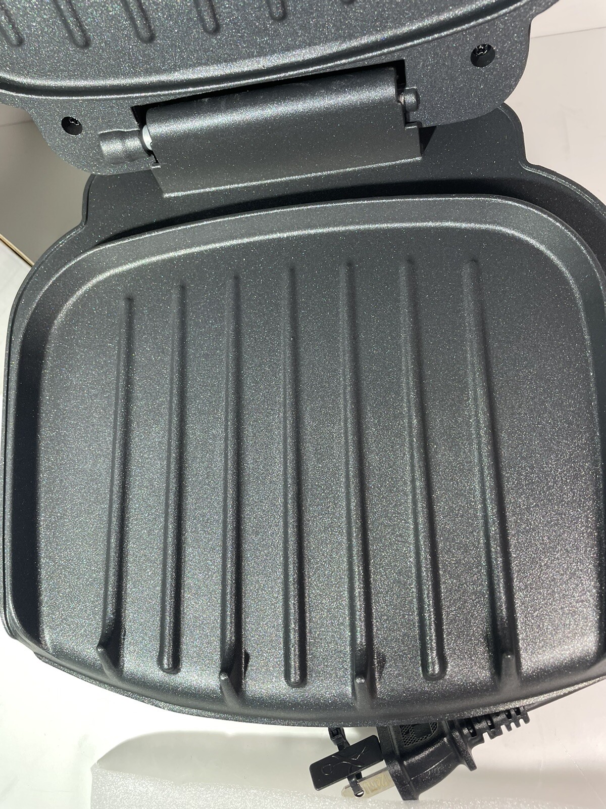 George Foreman Classic Plate 2-Serving Indoor Electric Grill GR10B NOB