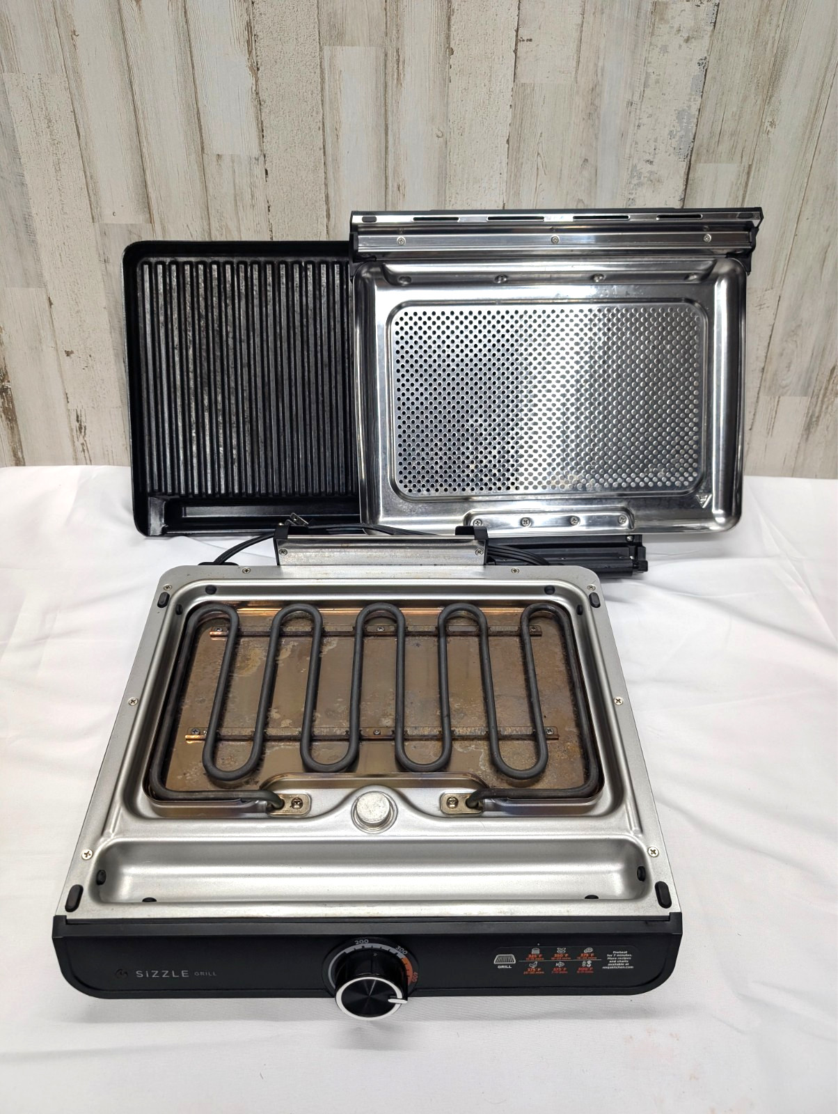 Ninja Gr100 silver black indoor outdoor mini 14″ meatal sizzle grill Easy Clean