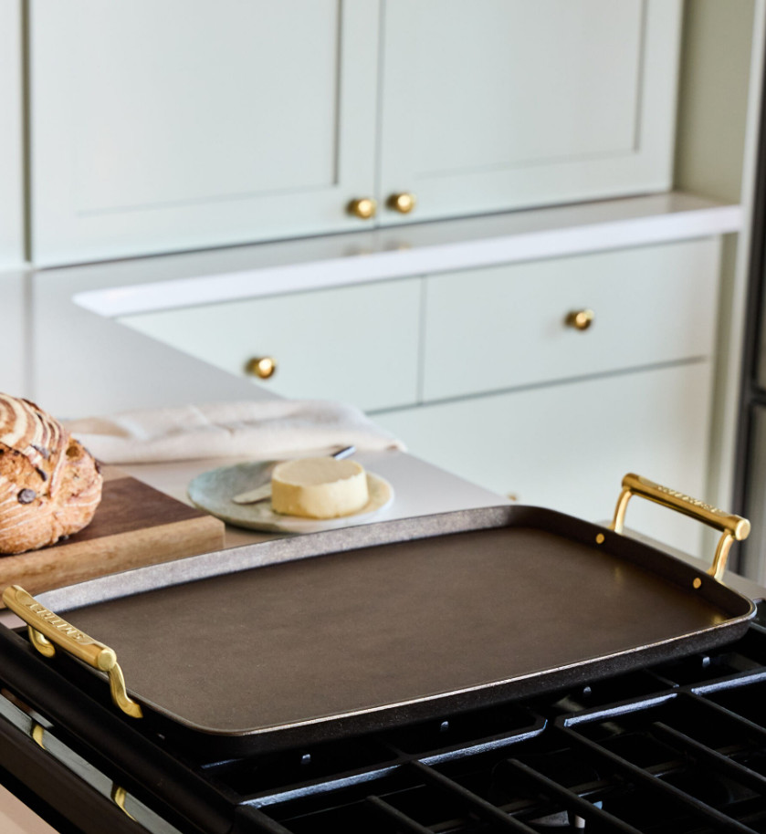 Smithey Seasoned Cast Iron Double Burner Griddle