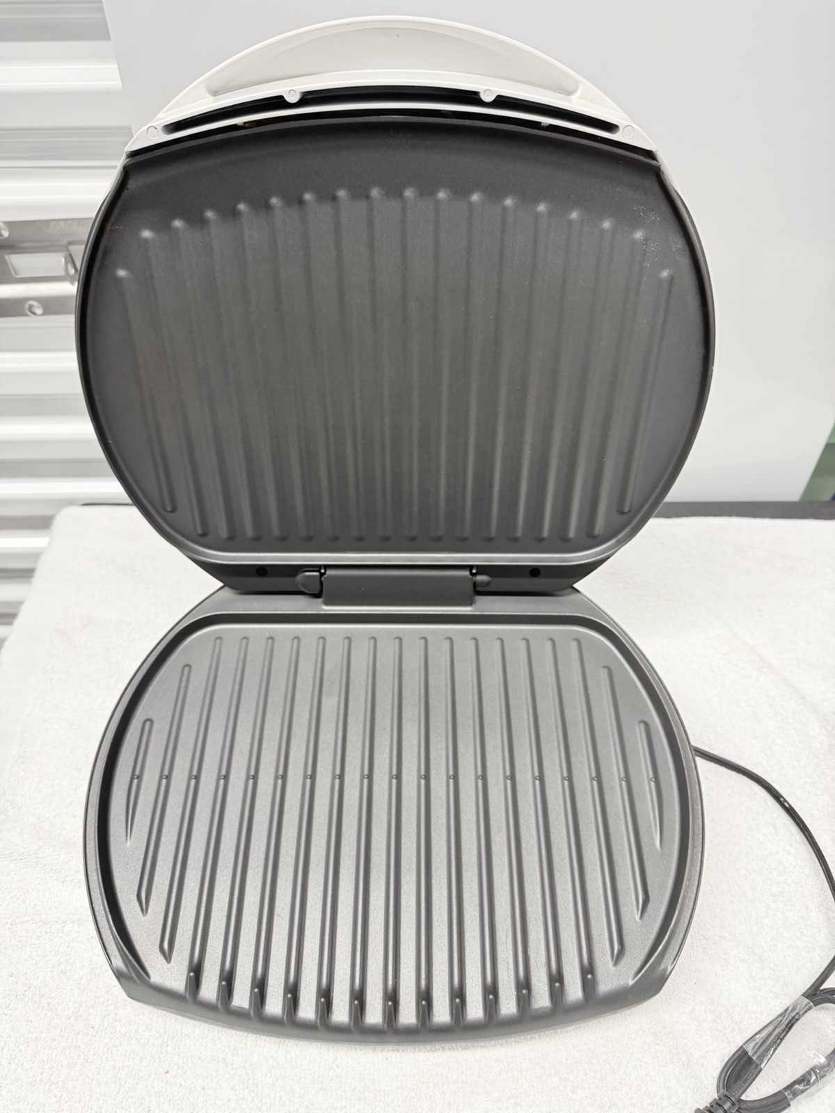 George Foreman GR-36 Electric Contact Grill 1400W Non-Stick White/Gray