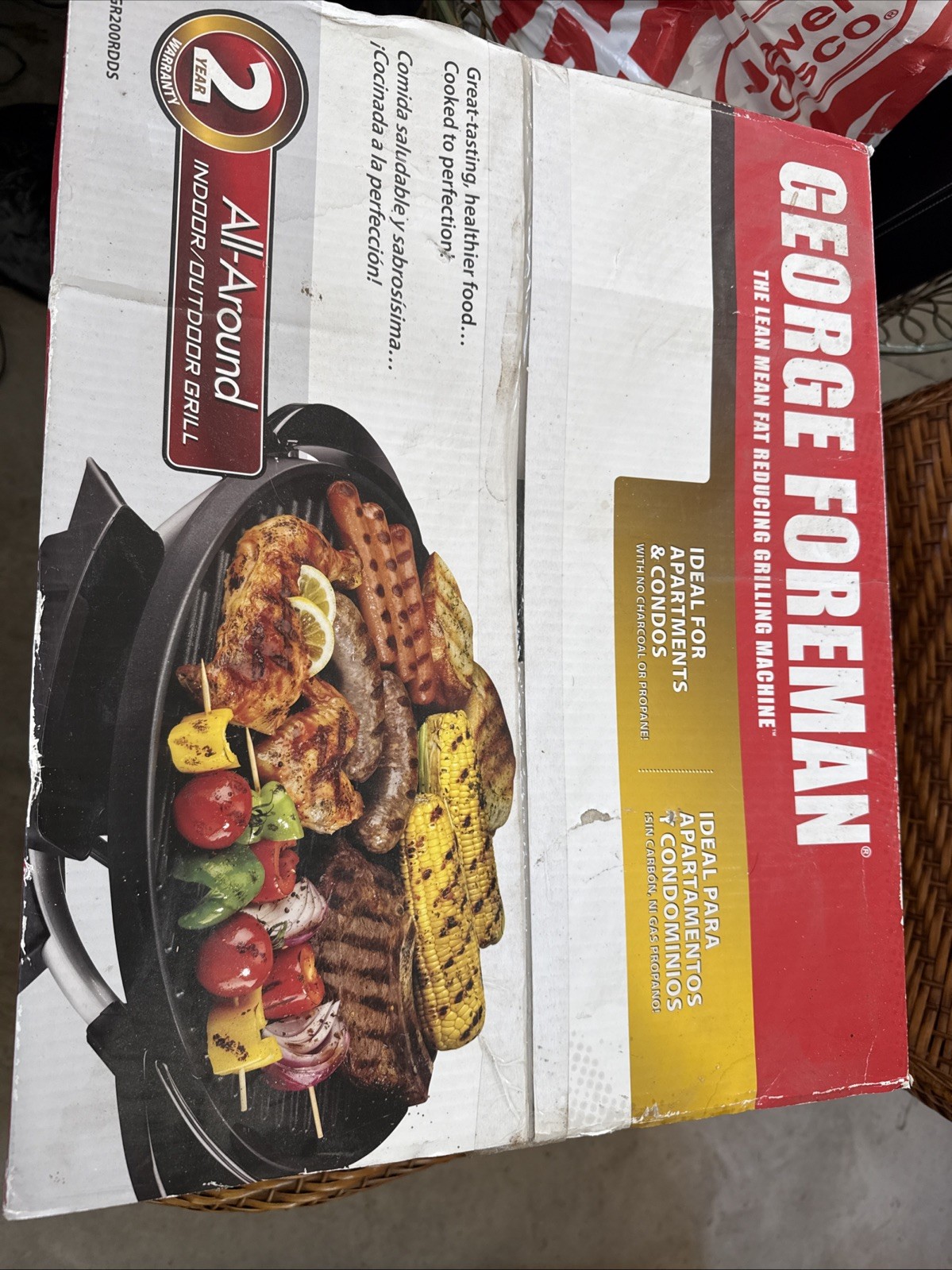 George Foreman Silver 12+ Servings, Indoor/Outdoor Electric Grill GGR200RDDS NOB