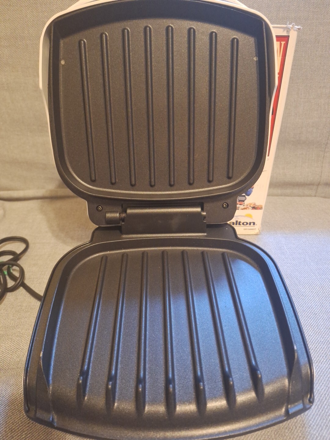 George Foreman Grill Lean Mean Fat Reducing Grilling Griddle GR10A White -NEW-