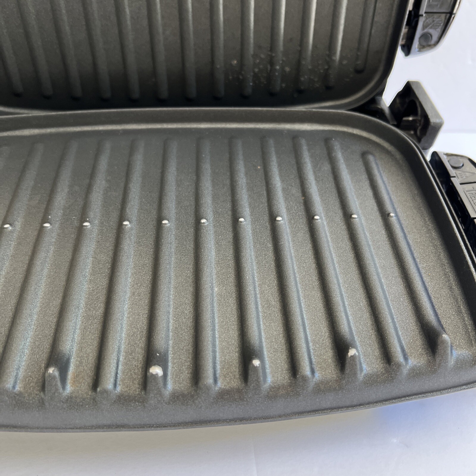 George Foreman GRP72CTB Indoor Grill and Broil. TESTED. No Drip Tray