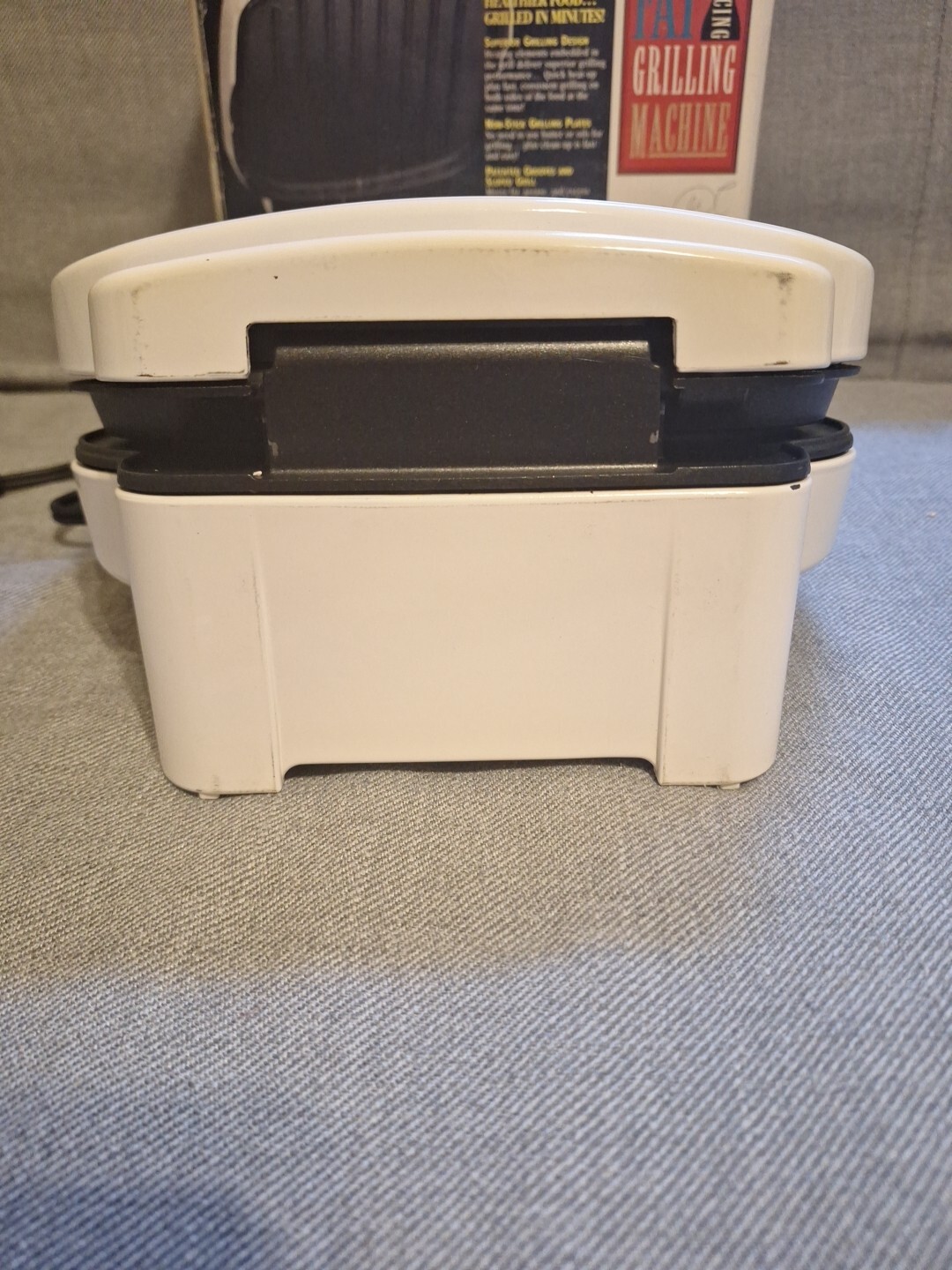 George Foreman Grill Lean Mean Fat Reducing Grilling Griddle GR10A White -NEW-