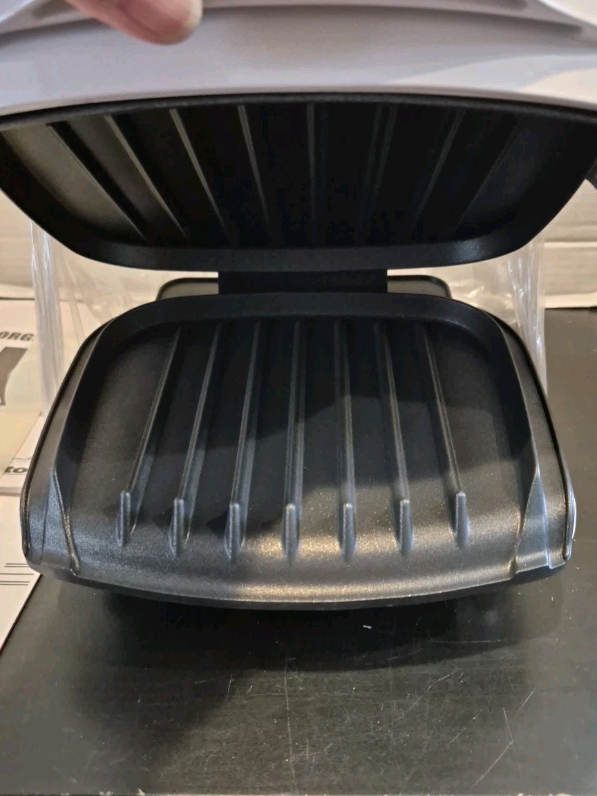 George Foreman Lean Mean Fat Reducing Grilling Machine Model GR-10A