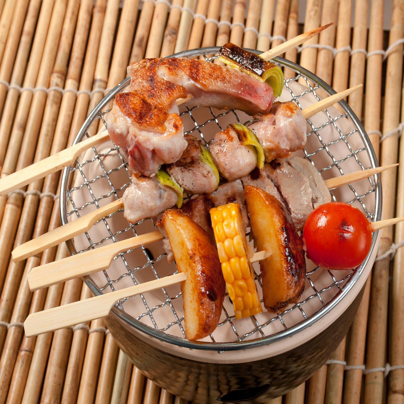 XMZY 8 Inch Bamboo Skewers 200 PCS Kabob 8 Inch, The natural color of bamboo