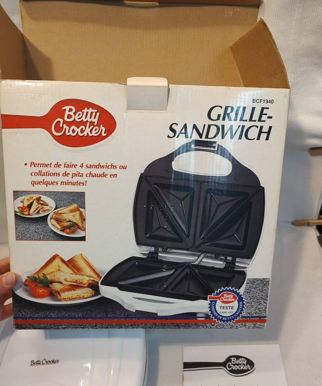 Vintage Betty Crocker Sandwich Maker White Snack & Grill Recipes w/ Box WORKS