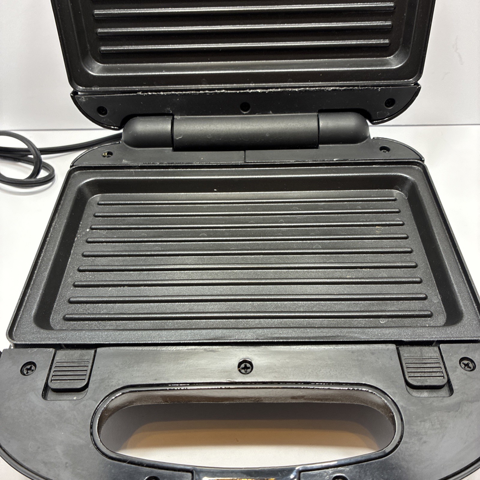 Black+Decker 3-in-1 Morning Meal Station Waffle Grill Sandwich Maker WM2000SD