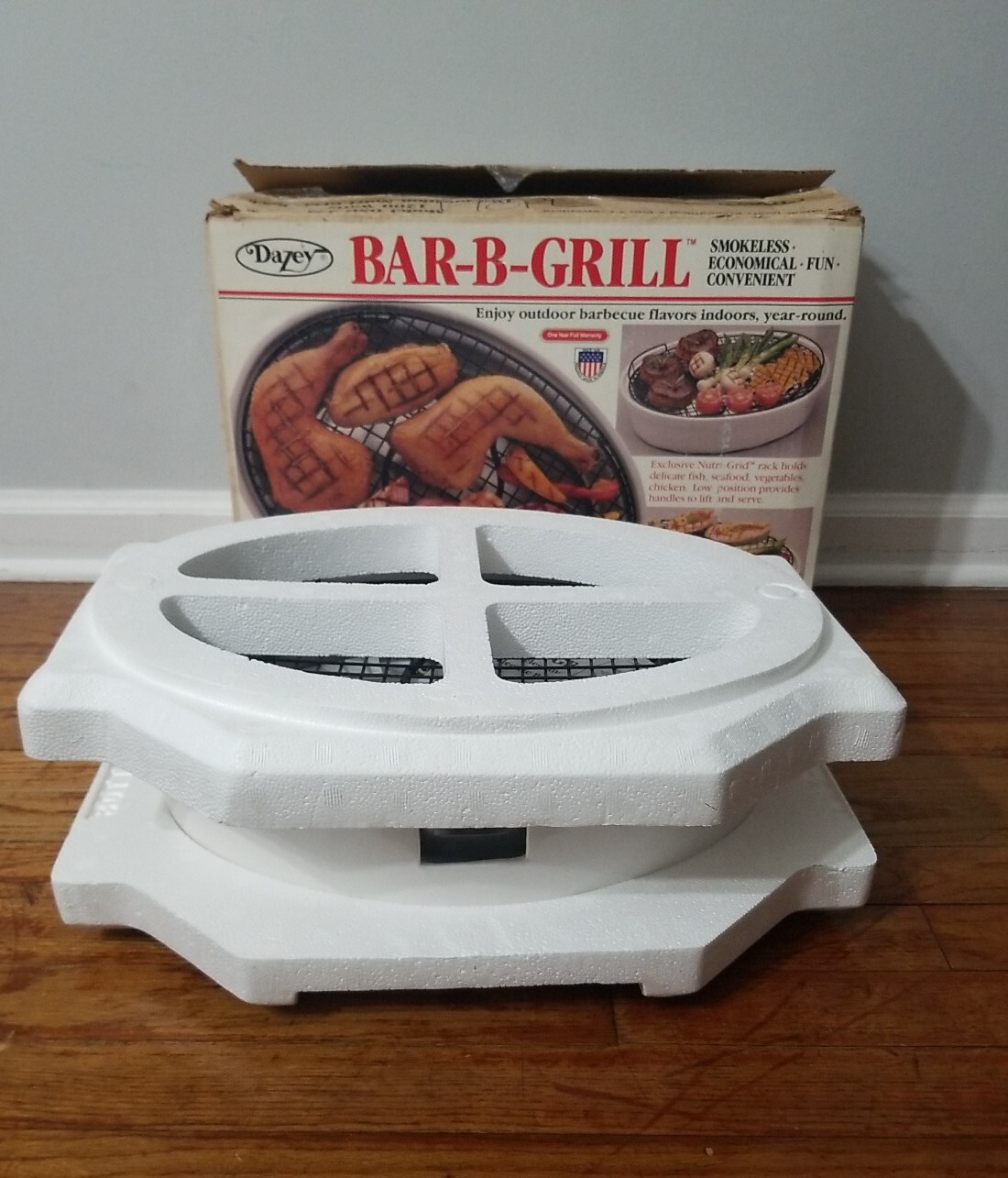 DAZEY INDOOR ELECTRIC BAR-B-GRILL DSG-275~1200 WATTS~UNUSED~ORIG. BOX USA made