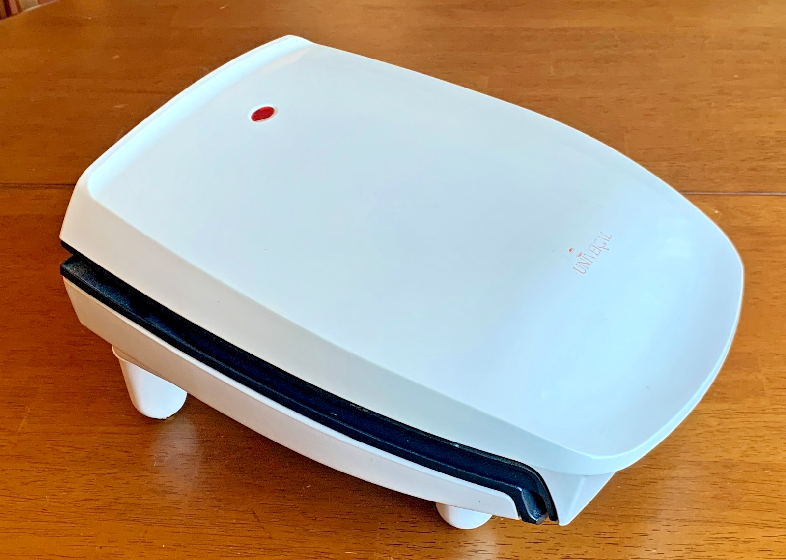 Universal Healthy Meat Electric Grill HGR55 White