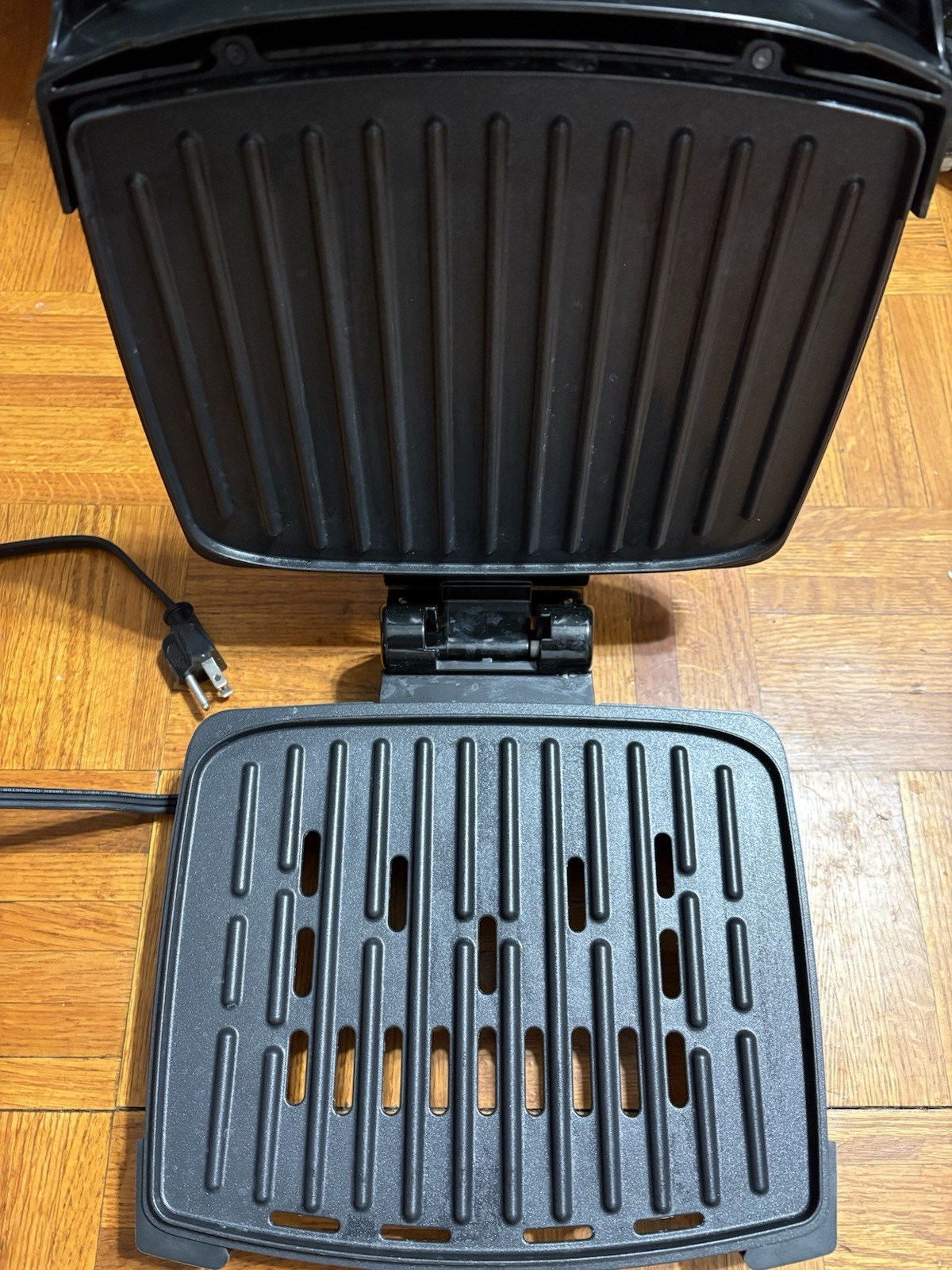 George Foreman – GRECV075B – 5-Serving Submersible Grill – Black Plates