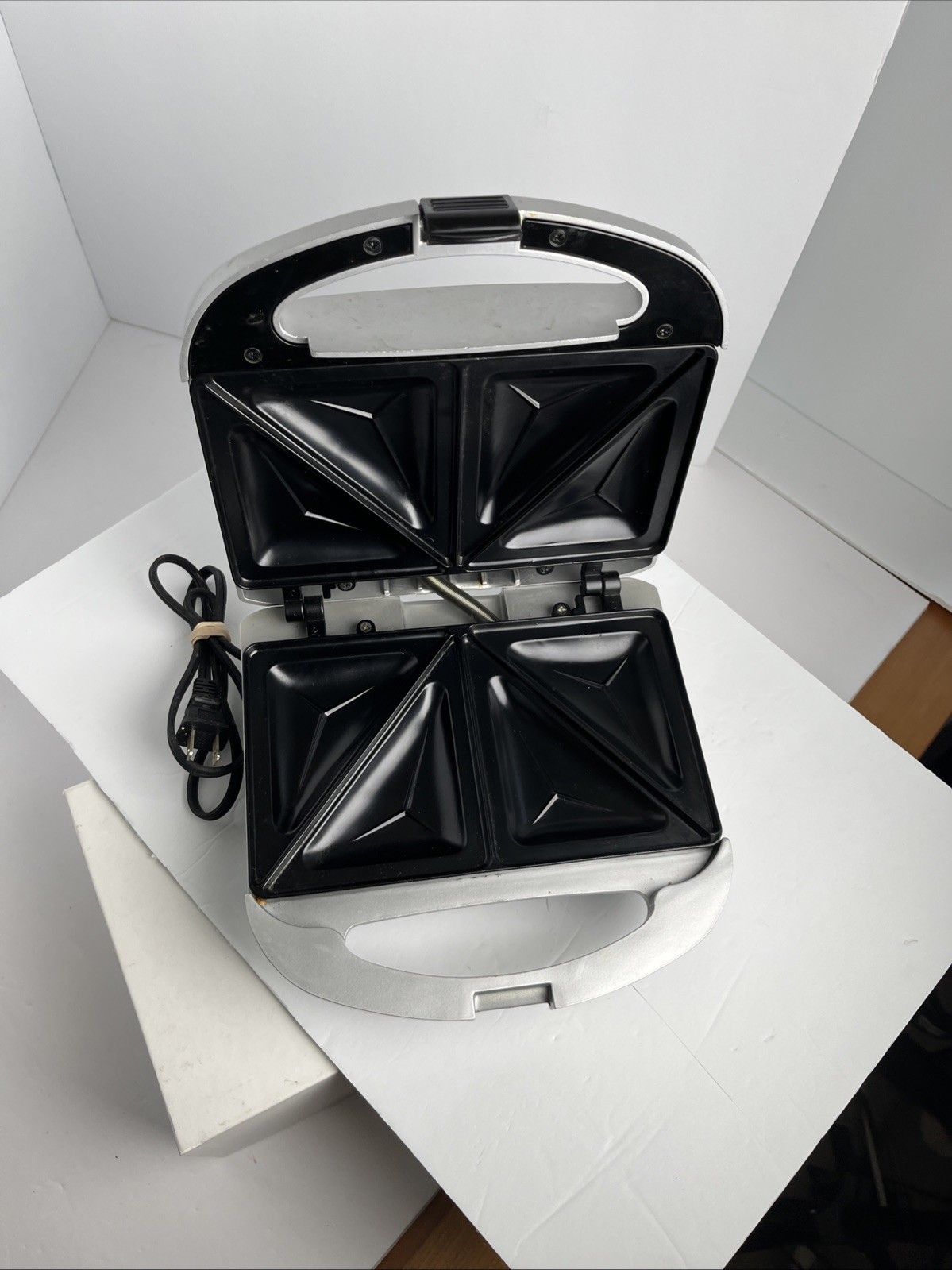 Cuisinart WM-SW2MM Countertop Cooking Dual Non-Stick Sandwich Grill TESTED/WORKS