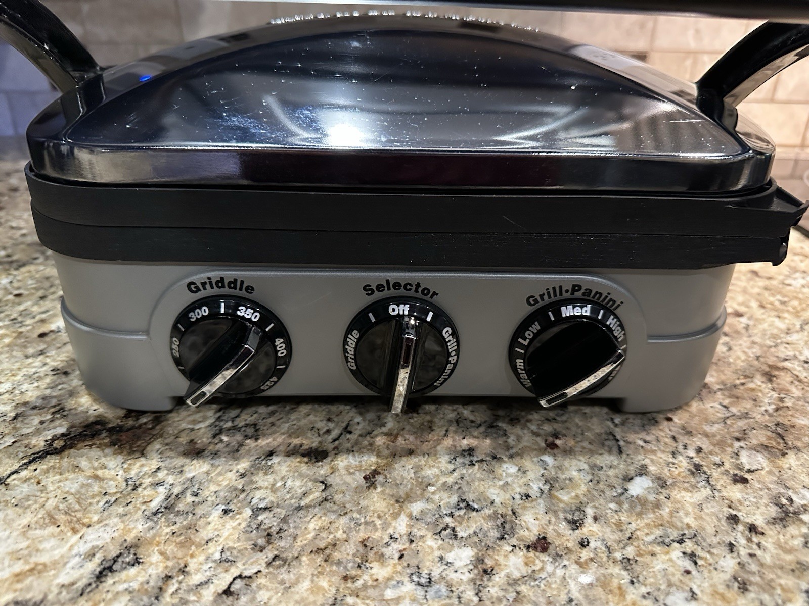 Cuisinart Versatile 2 Sets of Plates Grill Griddler Gourmet Model GRID-8PC