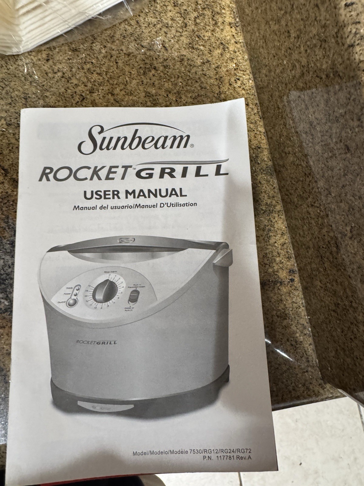 New Sunbeam Rocket Grill Model RG12 w/ 14 Parchment pouches