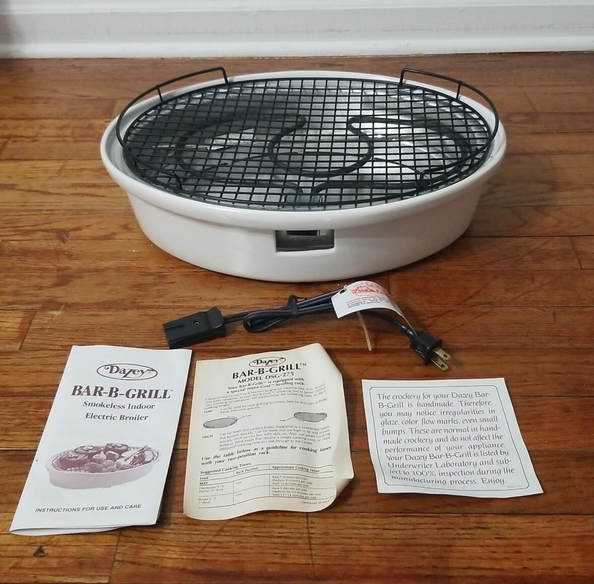 DAZEY INDOOR ELECTRIC BAR-B-GRILL DSG-275~1200 WATTS~UNUSED~ORIG. BOX USA made