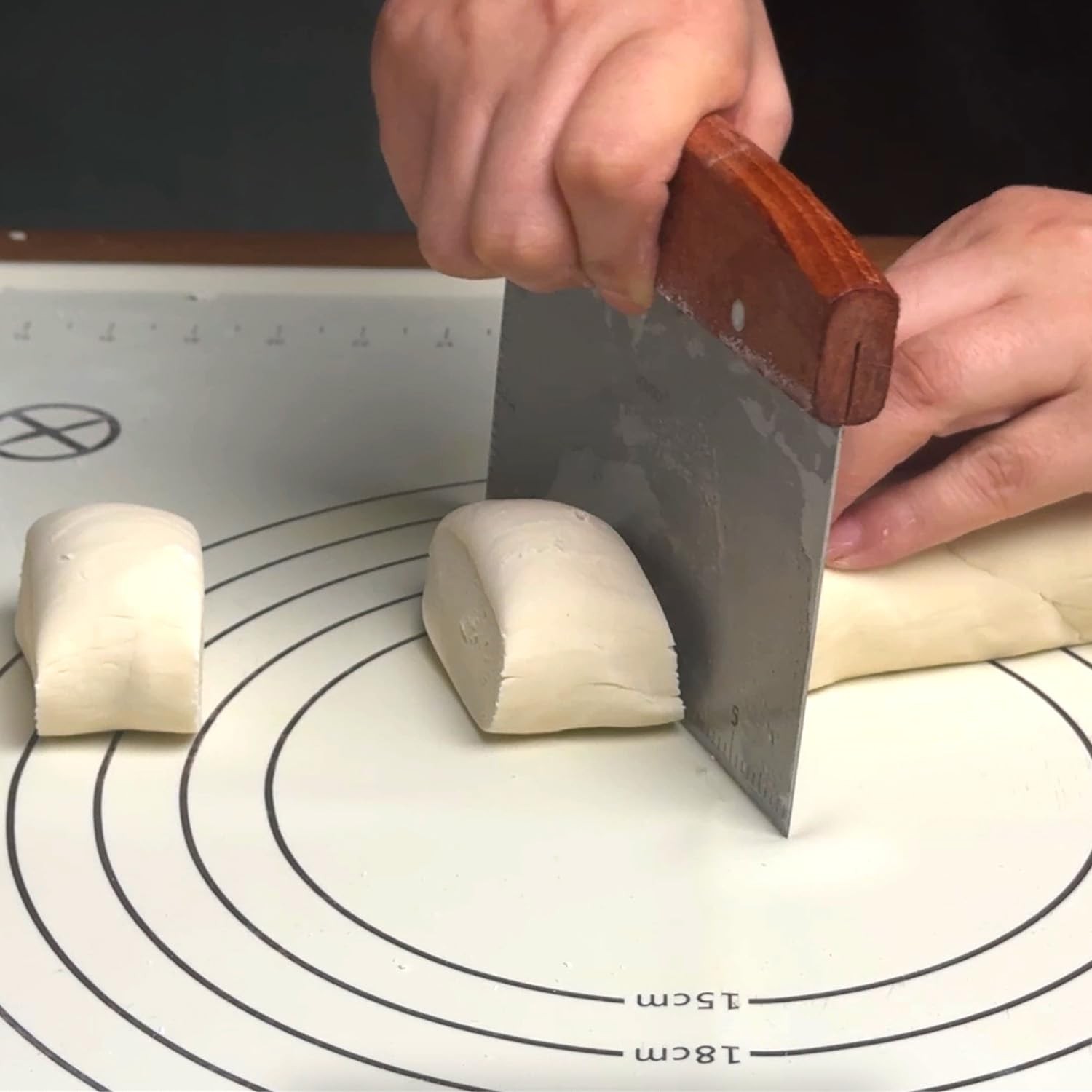 Vovoly Multipurpose Bench Scraper Kitchen Utensil Dough Scraper_Wooden Grip