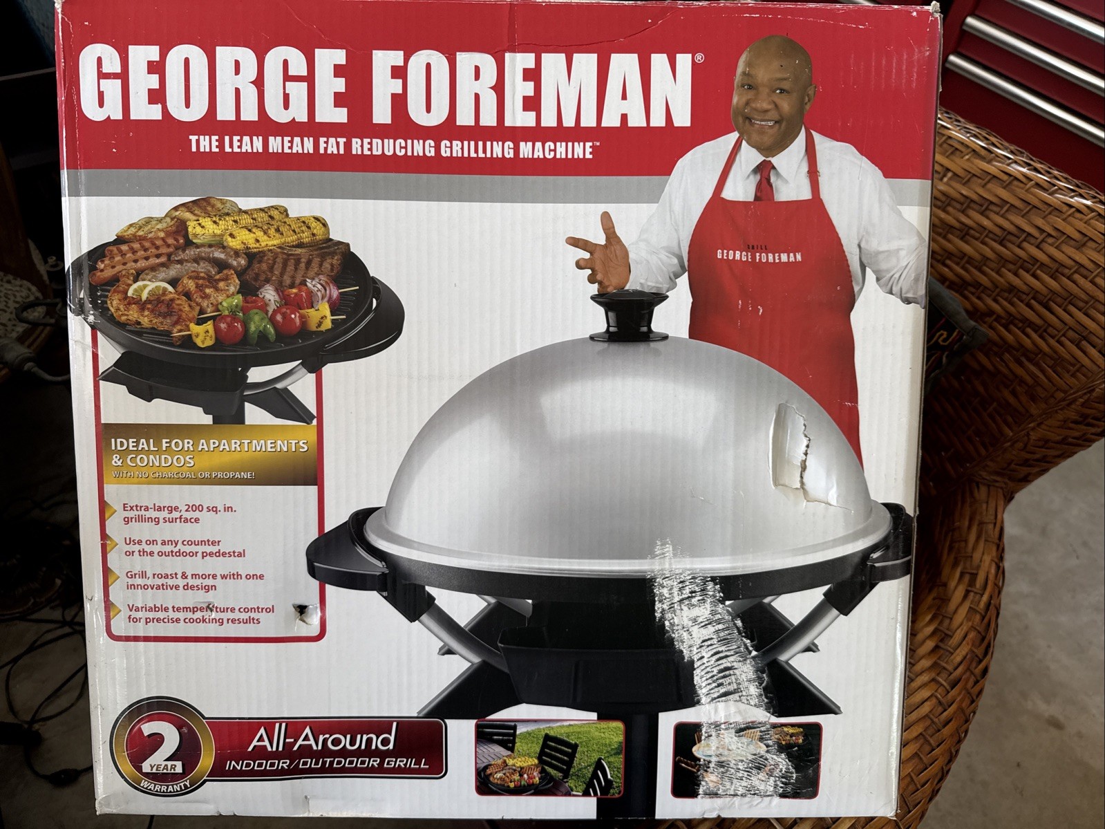 George Foreman Silver 12+ Servings, Indoor/Outdoor Electric Grill GGR200RDDS NOB
