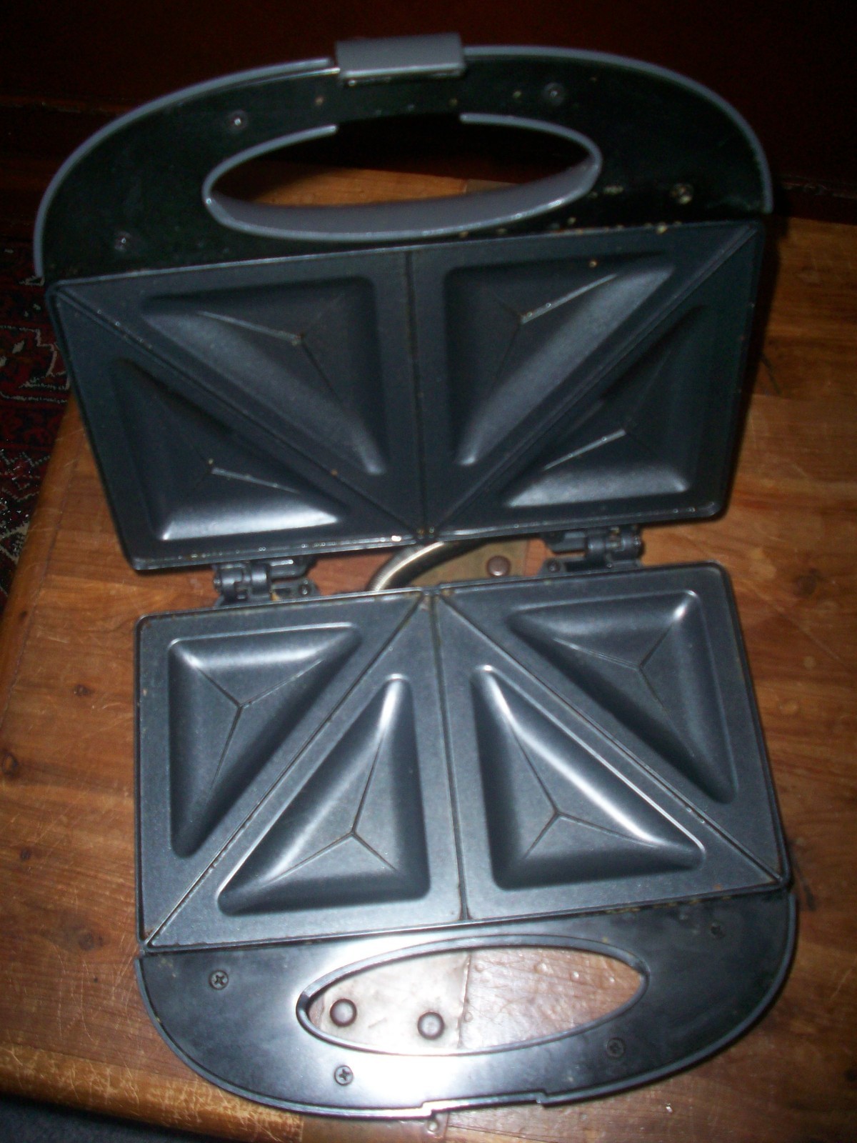 Sunbeam Sandwich Maker 2 Slice Non Stick Cool Touch Handle Gray, Compact tested