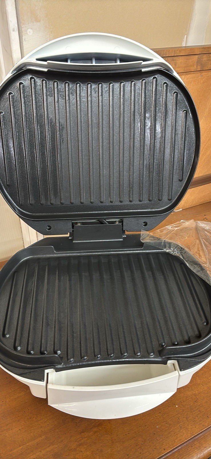 Hamilton Beach Adjustable Electric Contact Grill & Griddle, White/Black