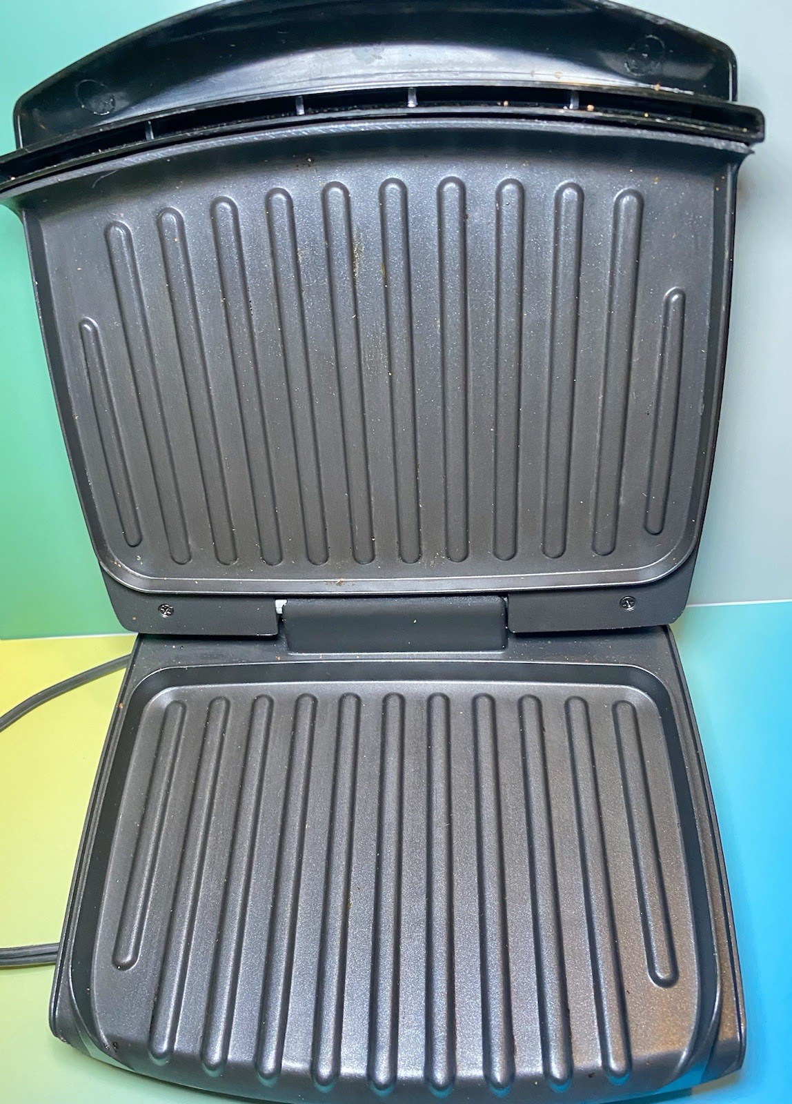 Mainstays Indoor Grill Pre-owned Complete w/t drip pan Non-Stick, space Saving