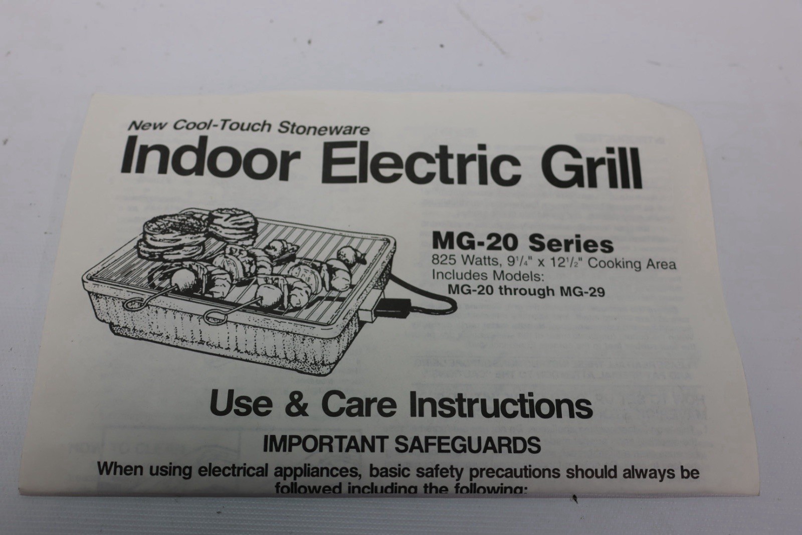 Vintage Maverick MG-20 Series Indoor Electric Ceramic Stoneware Grill New Open
