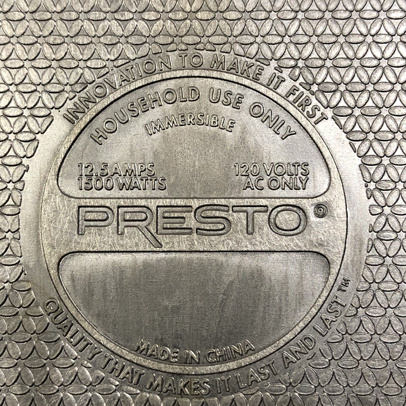 Presto 07062-22-Inch Ceramic Removable Handles Electric Griddle Preowned EC